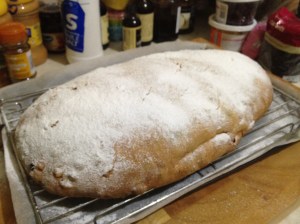 Stollen dusted
