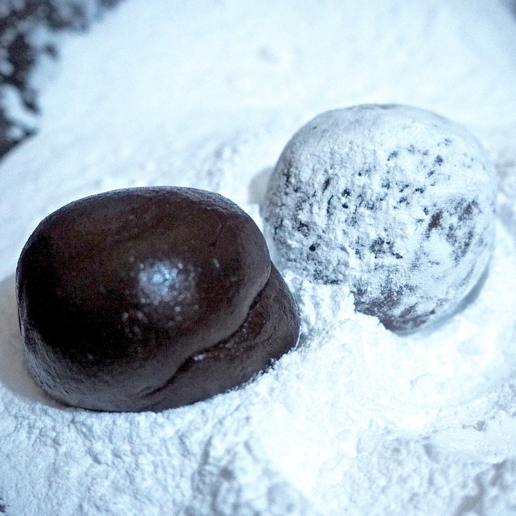 Crinkles in icing sugar